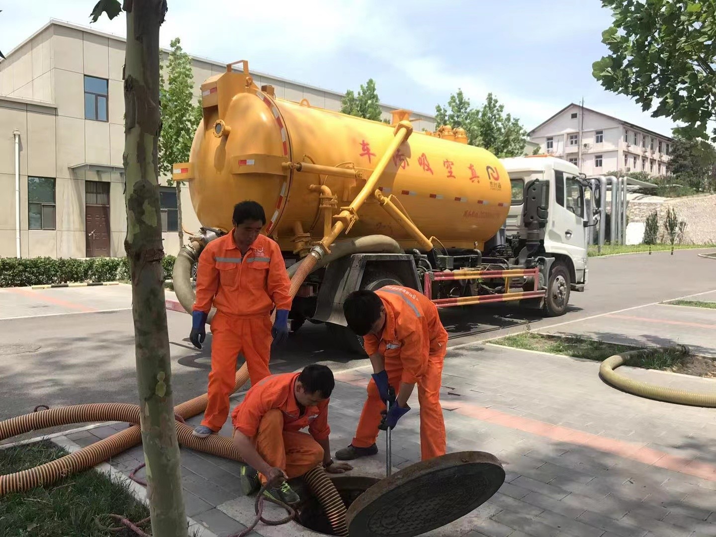 平湖化粪池清理与5-8吨吸粪车施工效率分析